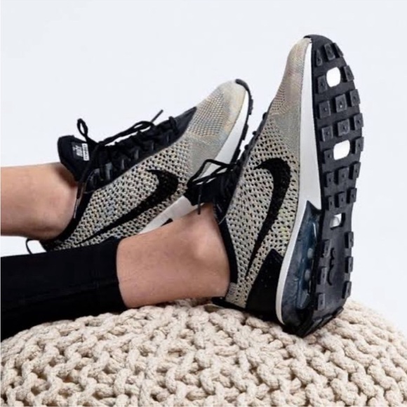 Nike Air Max Flyknit Racer Sneakers Womens Size 7.5 Sesame Black/Ocean Cube EUC - Picture 2 of 14